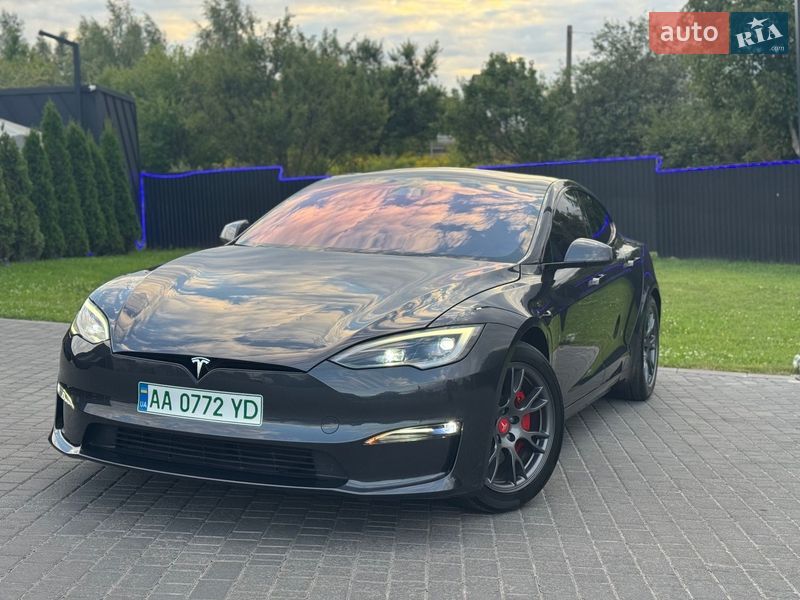 Лифтбек Tesla Model S 2024 в Киеве