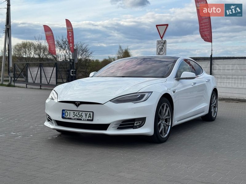 Tesla Model S 2016