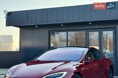 Ліфтбек Tesla Model S 2017 в Львові