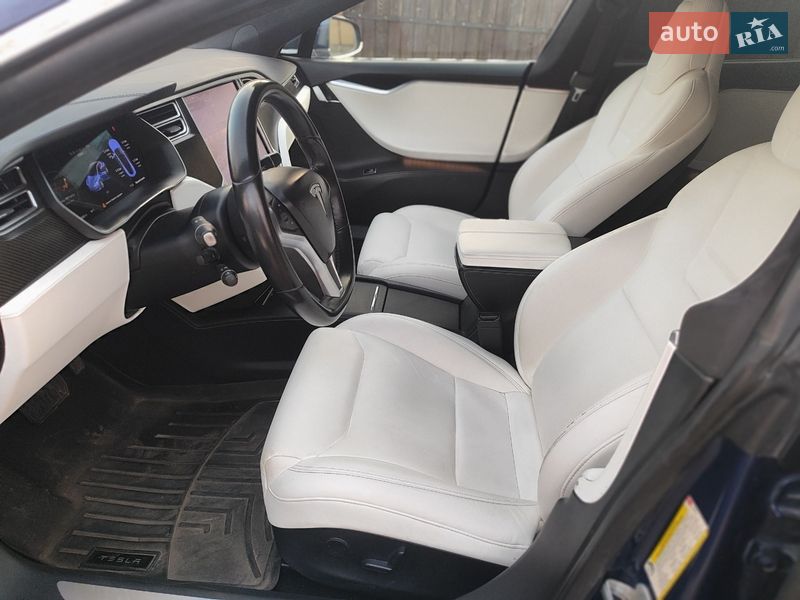 Ліфтбек Tesla Model S 2017 в Києві