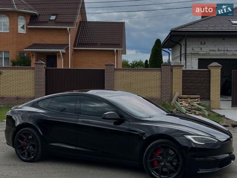 Лифтбек Tesla Model S 2023 в Киеве