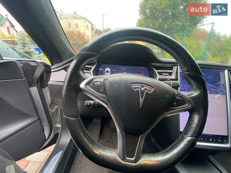 Tesla Model S 2016