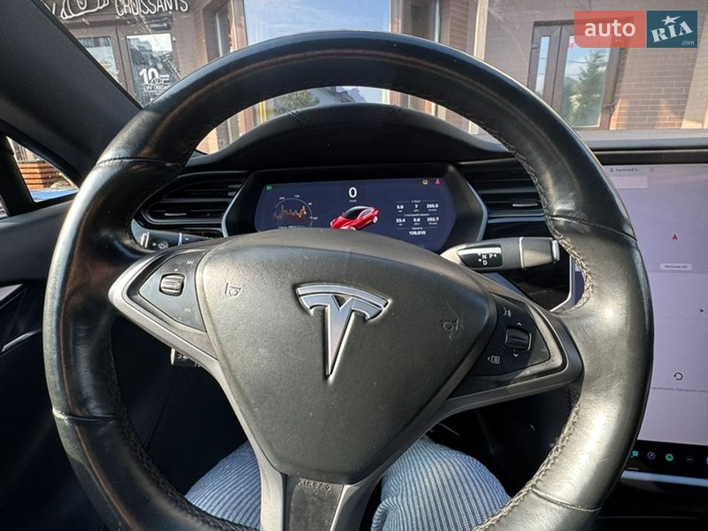 Лифтбек Tesla Model S 2018 в Киеве