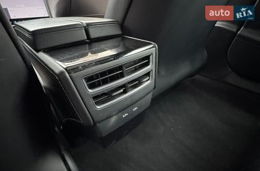 Лифтбек Tesla Model S 2018 в Киеве