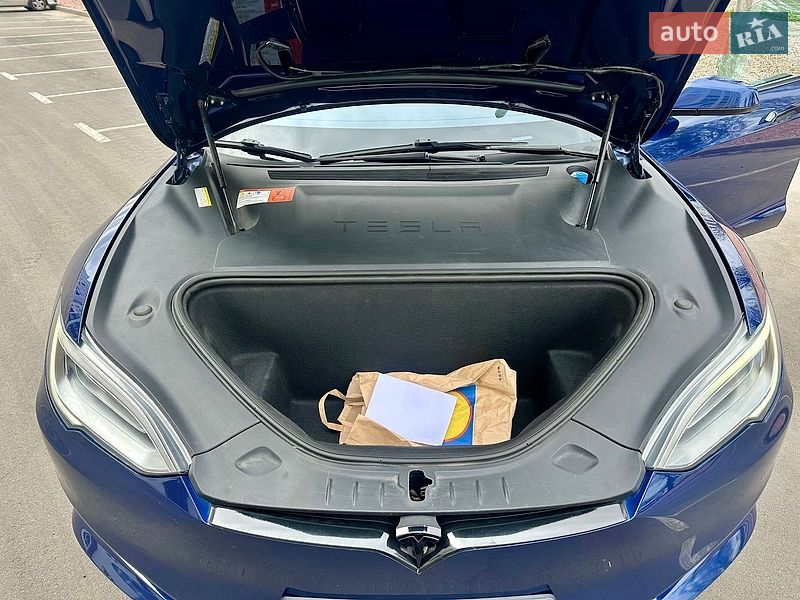 Ліфтбек Tesla Model S 2017 в Києві