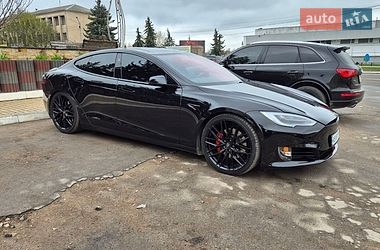 Ліфтбек Tesla Model S 2018 в Шаргороді