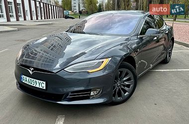 Ліфтбек Tesla Model S 2017 в Києві