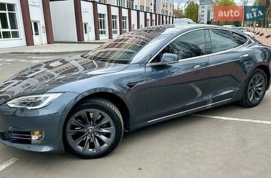 Ліфтбек Tesla Model S 2017 в Києві