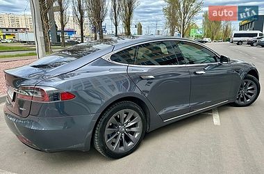 Ліфтбек Tesla Model S 2017 в Києві