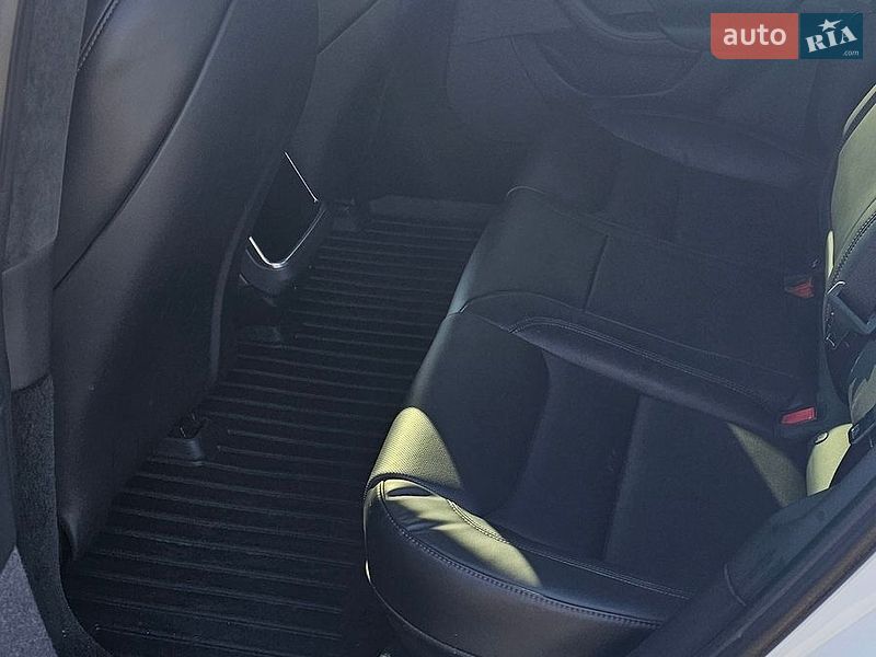 Лифтбек Tesla Model S 2022 в Чернигове фото 19 Лифтбек Tesla Model S 2022 в Чернигове