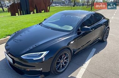 Лифтбек Tesla Model S 2021 в Киеве