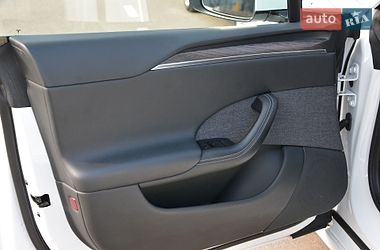 Лифтбек Tesla Model S 2022 в Киеве