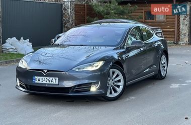 Лифтбек Tesla Model S 2018 в Киеве