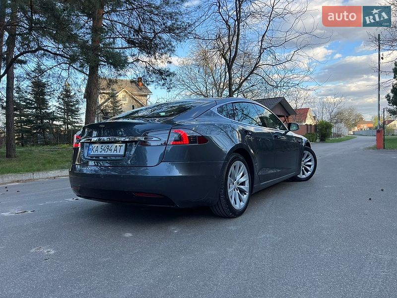 Лифтбек Tesla Model S 2018 в Киеве
