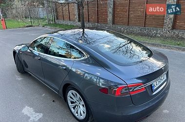 Лифтбек Tesla Model S 2018 в Киеве