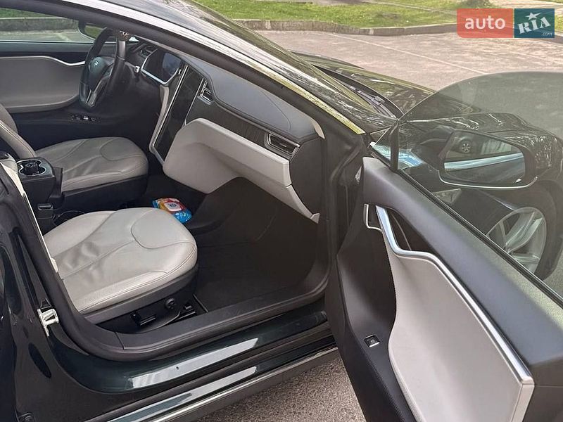 Лифтбек Tesla Model S 2012 в Львове фото 13 Лифтбек Tesla Model S 2012 в Львове