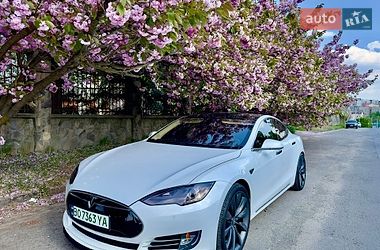 Ліфтбек Tesla Model S 2015 в Мукачевому