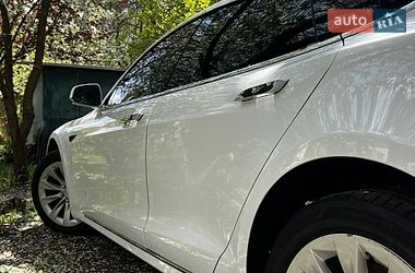 Лифтбек Tesla Model S 2018 в Львове