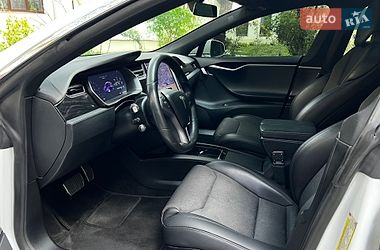 Лифтбек Tesla Model S 2018 в Львове