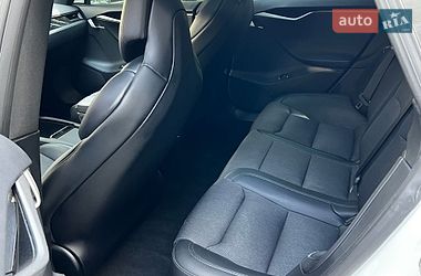 Лифтбек Tesla Model S 2018 в Львове