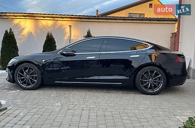 Лифтбек Tesla Model S 2017 в Николаеве