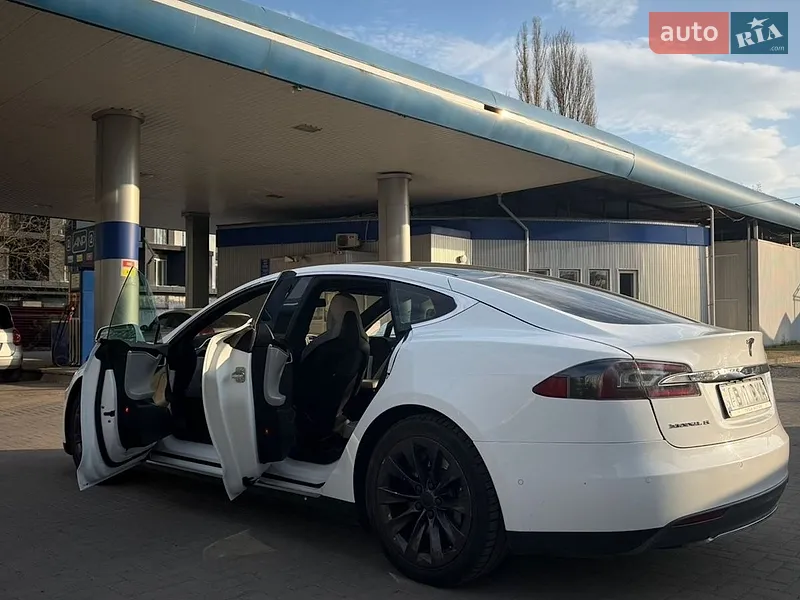 Tesla Model S