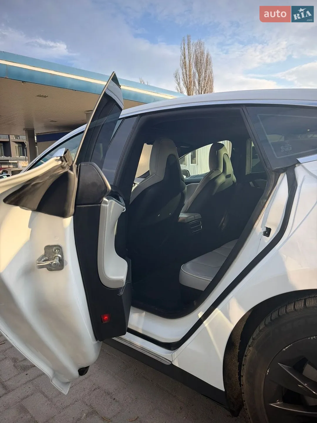 2014 Tesla Model S - мініатюра 8