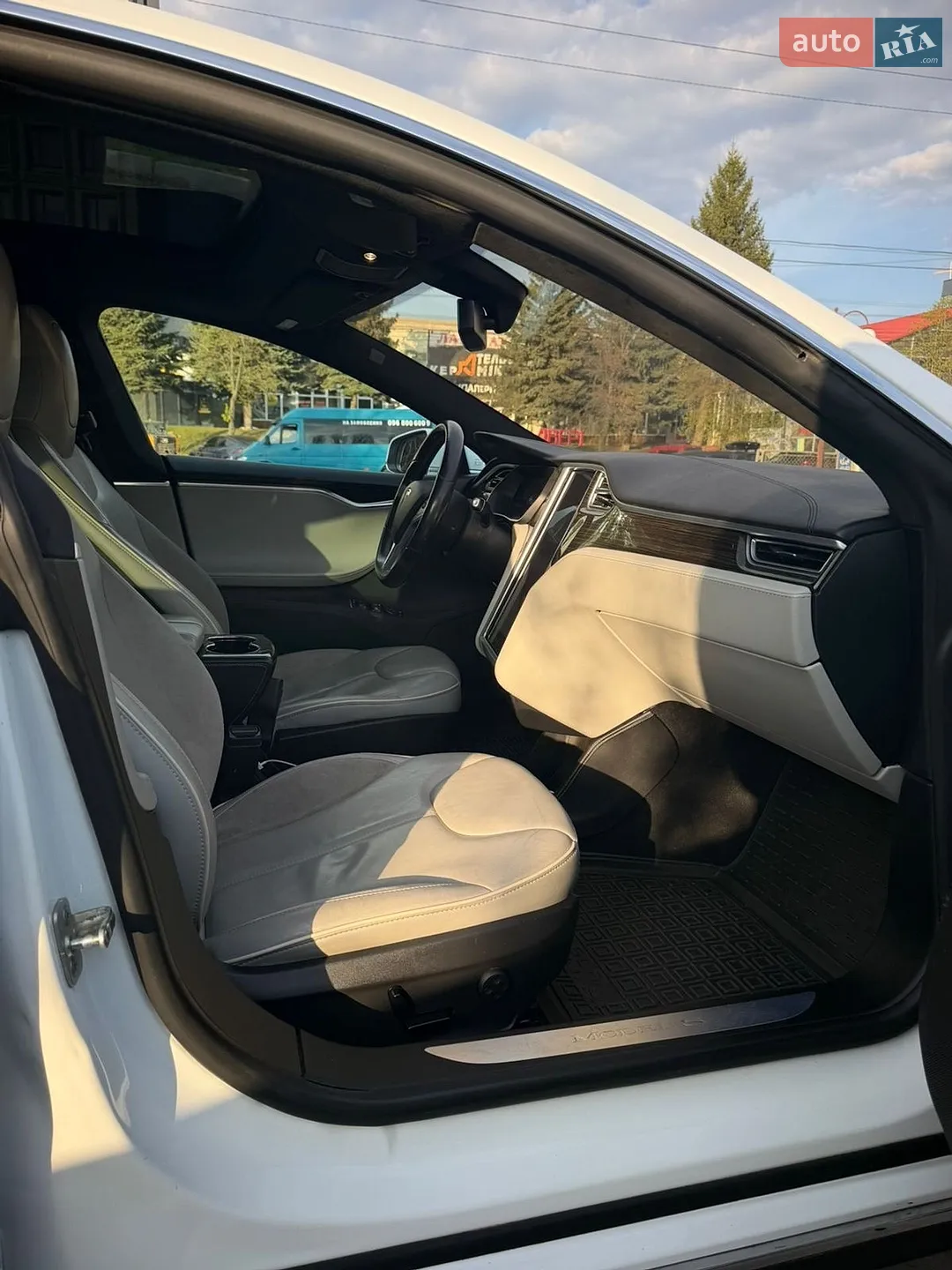 2014 Tesla Model S - мініатюра 12
