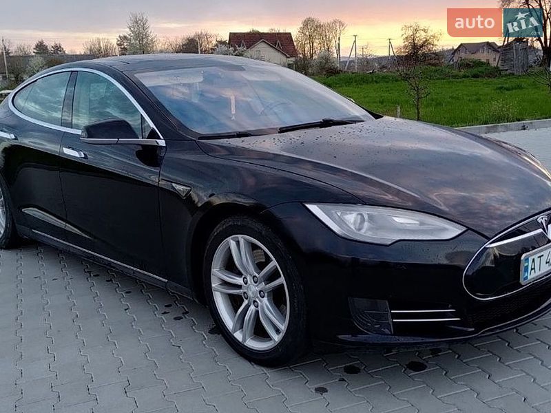 Ліфтбек Tesla Model S 2013 в Богородчанах