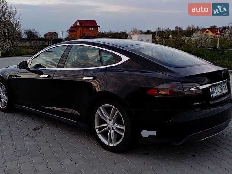 Tesla Model S 2013