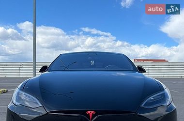 Лифтбек Tesla Model S 2018 в Львове