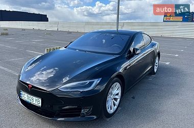 Лифтбек Tesla Model S 2018 в Львове