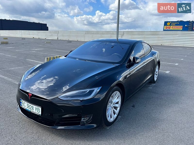 Tesla Model S 2018