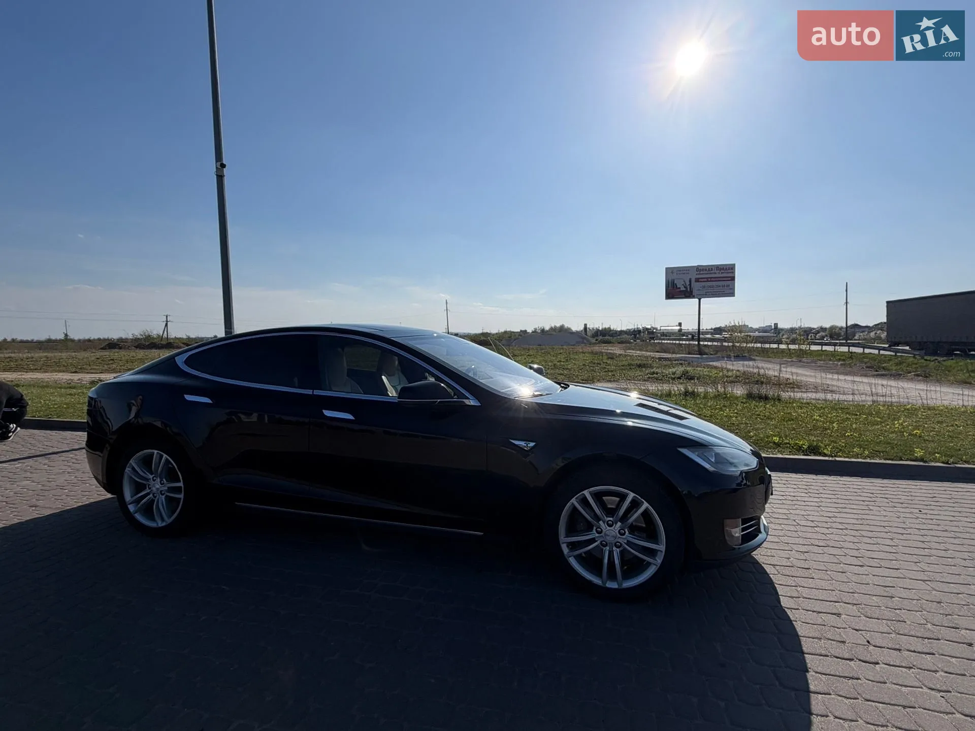 2015 Tesla Model S - мініатюра 5