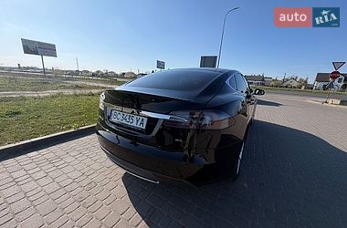 Лифтбек Tesla Model S 2015 в Львове