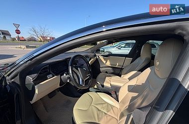 Лифтбек Tesla Model S 2015 в Львове