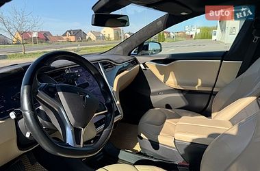 Лифтбек Tesla Model S 2015 в Львове