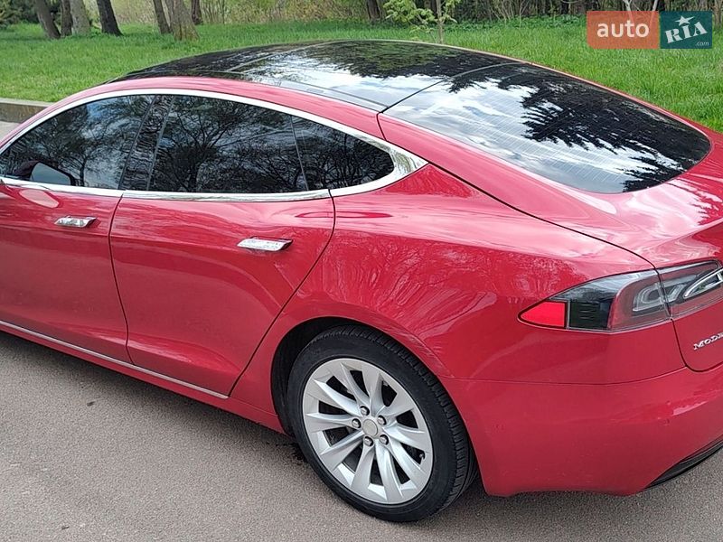 Tesla Model S 2016