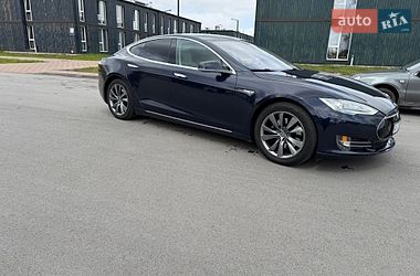 Лифтбек Tesla Model S 2014 в Чернигове