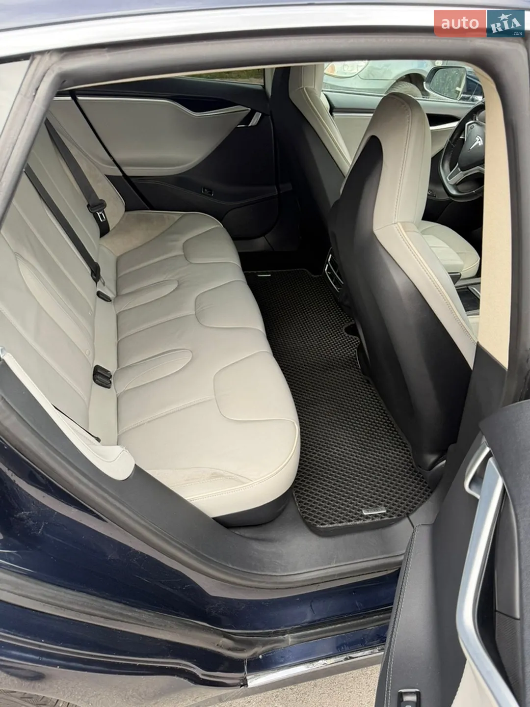 2014 Tesla Model S - мініатюра 12