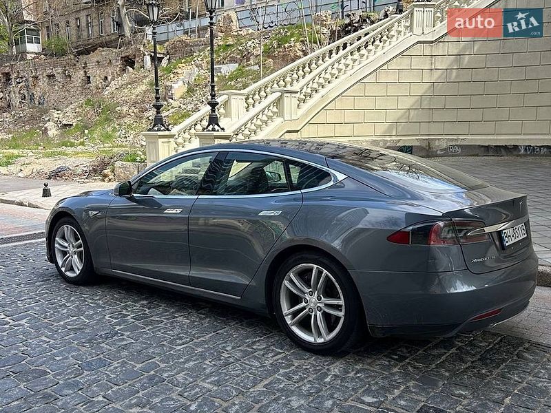 Лифтбек Tesla Model S 2013 в Одессе