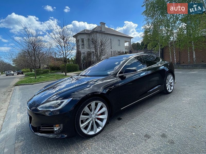 Лифтбек Tesla Model S 2017 в Одессе