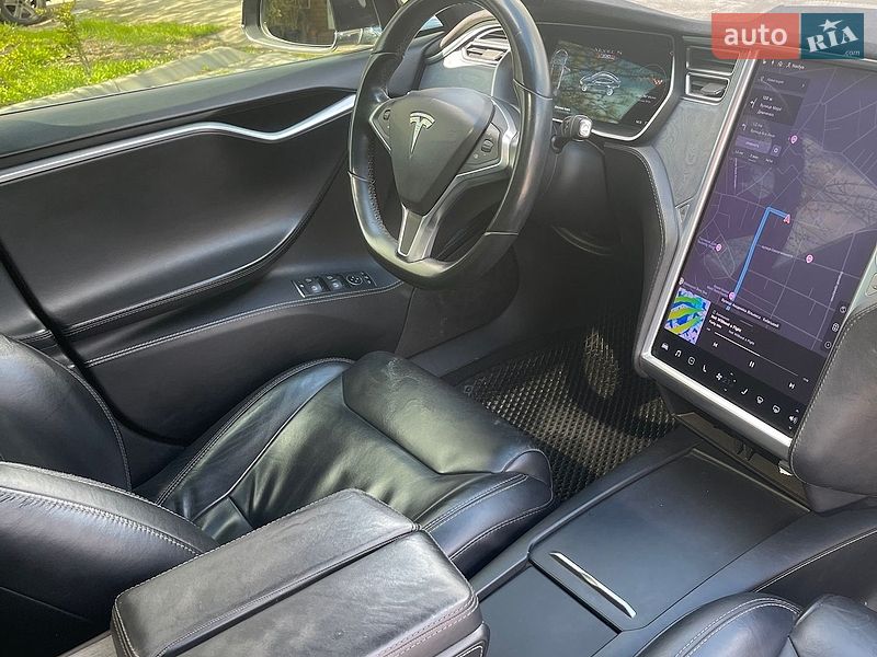 Лифтбек Tesla Model S 2017 в Одессе