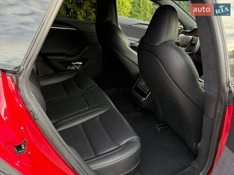 Лифтбек Tesla Model S 2022 в Стрые
