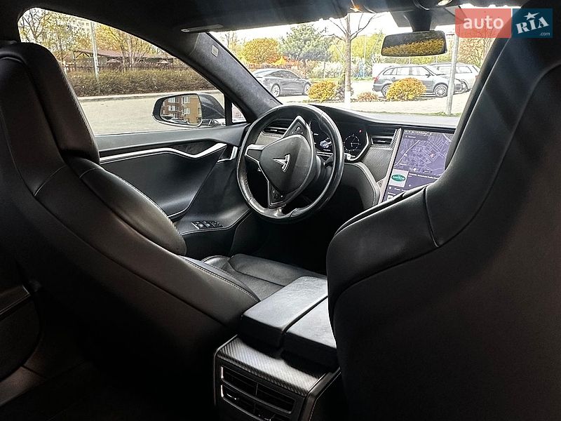 Ліфтбек Tesla Model S 2018 в Києві