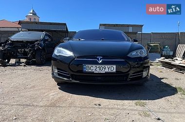 Лифтбек Tesla Model S 2014 в Львове