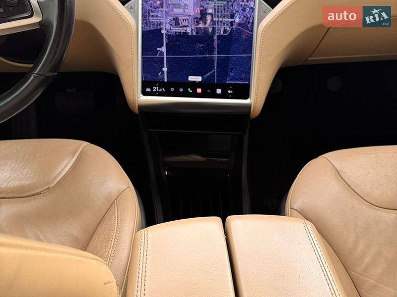 Лифтбек Tesla Model S 2014 в Киеве