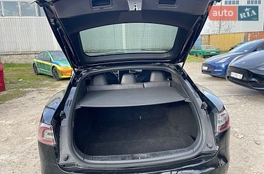 Ліфтбек Tesla Model S 2017 в Києві