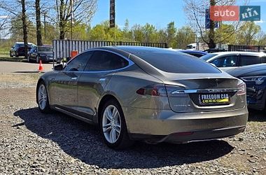 Лифтбек Tesla Model S 2015 в Львове