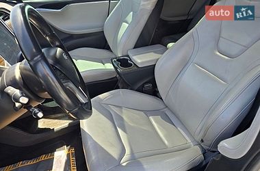 Лифтбек Tesla Model S 2015 в Львове